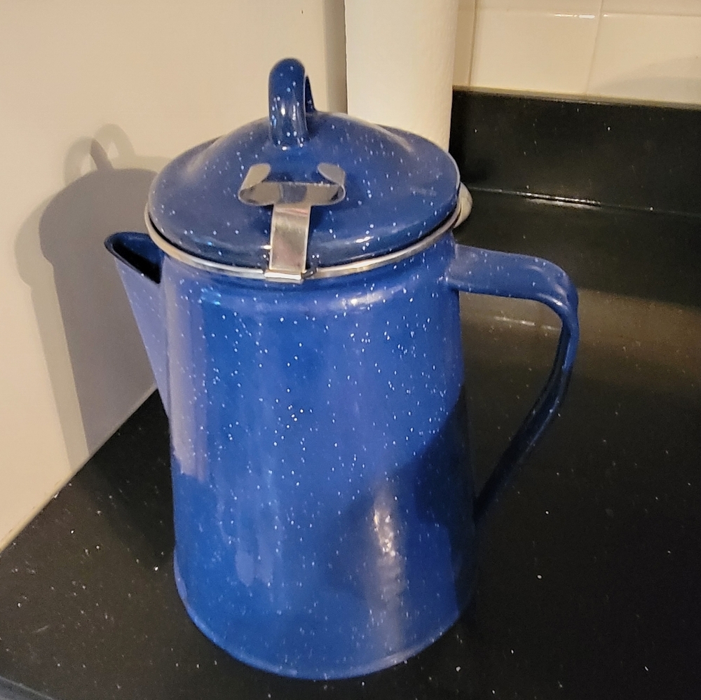 VINTAGE DARK BLUE & WHITE ENAMELWARE GRANITEWARE COFFEE POT WITH LID 